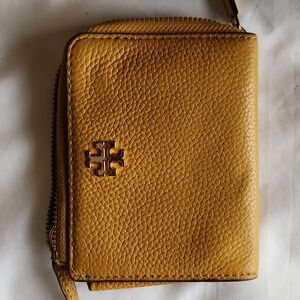 Auth‼️ Tory Burch wallet with key ring (yellow) GUC